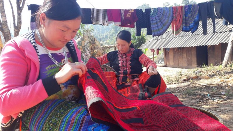 lam-viec-tai-nha-cho-chi-em-thich-theu-thua